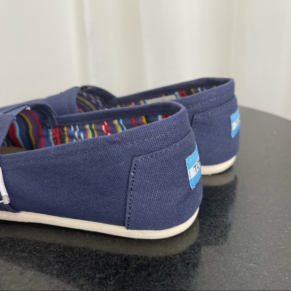 TOMS Classic Navy Canvas Alpargatas Flats Loafers - Picture 13 of 15